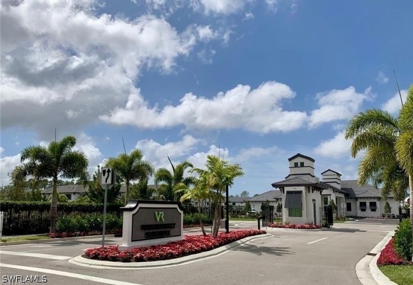 4 Bed Waterfront Home for Sale in Naples, photo 2
