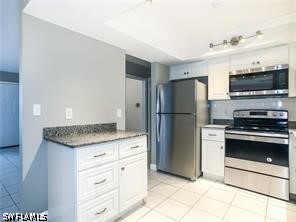 5 Bed SingleFamilyResidence for Sale in Cape Coral, photo 2