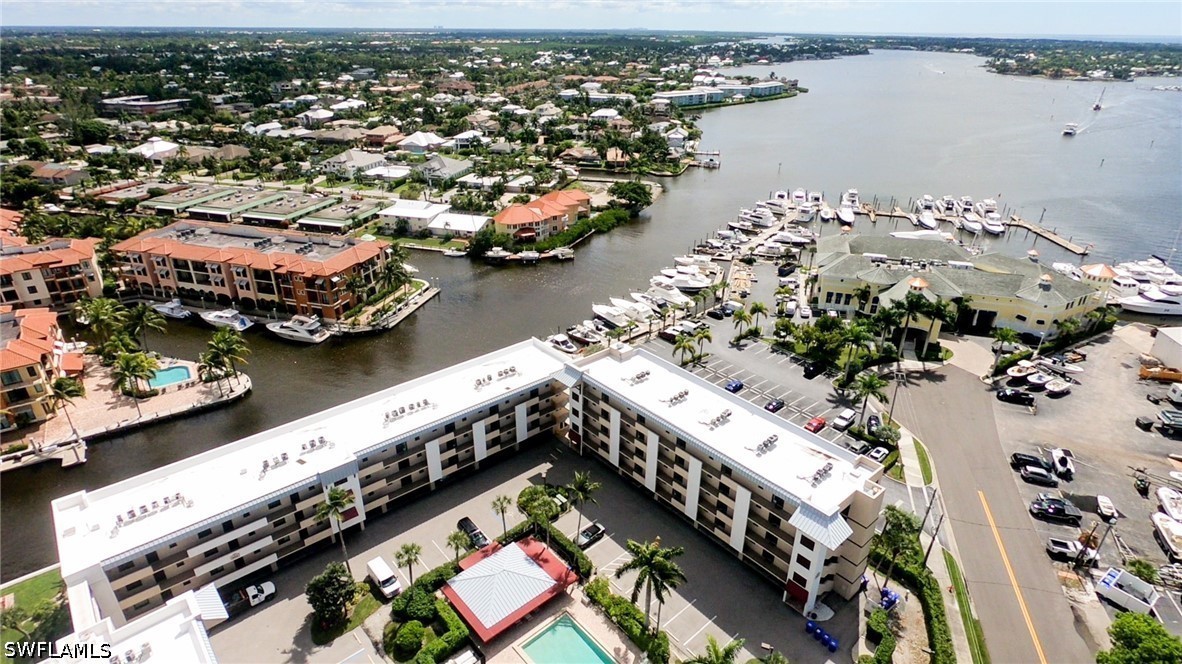 1 Bed Waterfront Home for Sale in Beaumer, photo 2