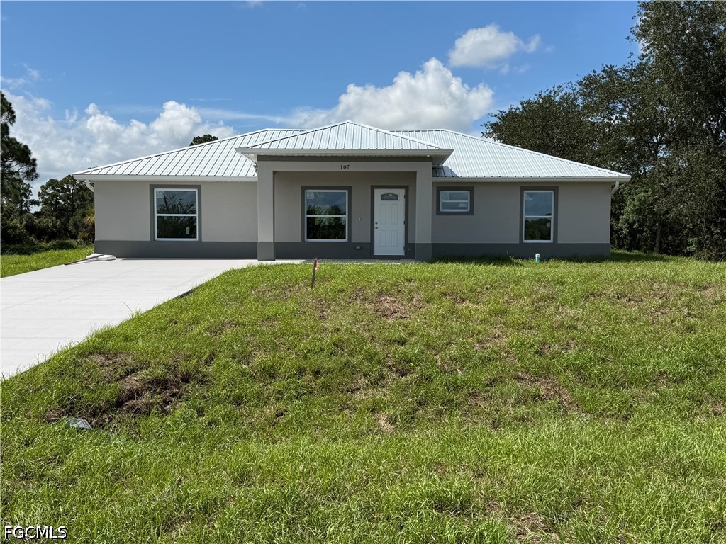 4 Bed SingleFamilyResidence for Sale in Banyan Village, photo 2
