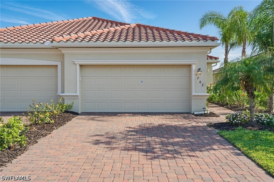 3 Bed Waterfront Home for Sale in Naples, photo 2
