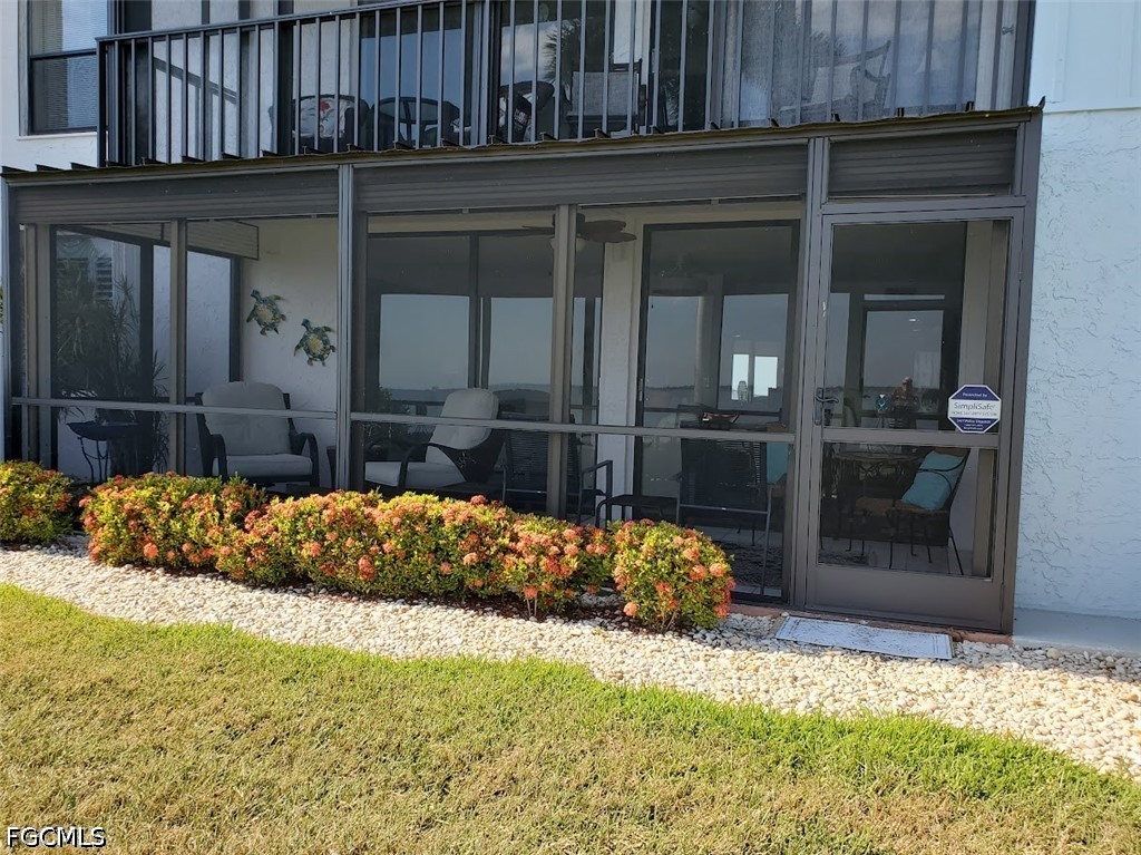 1 Bed Waterfront Home for Sale in Schooner Bay, photo 2