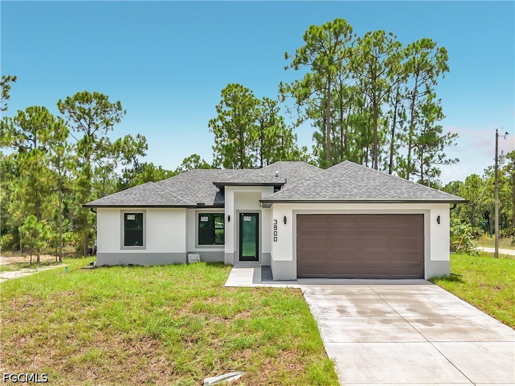 3 Bed SingleFamilyResidence for Sale in Lehigh Acres, photo 2