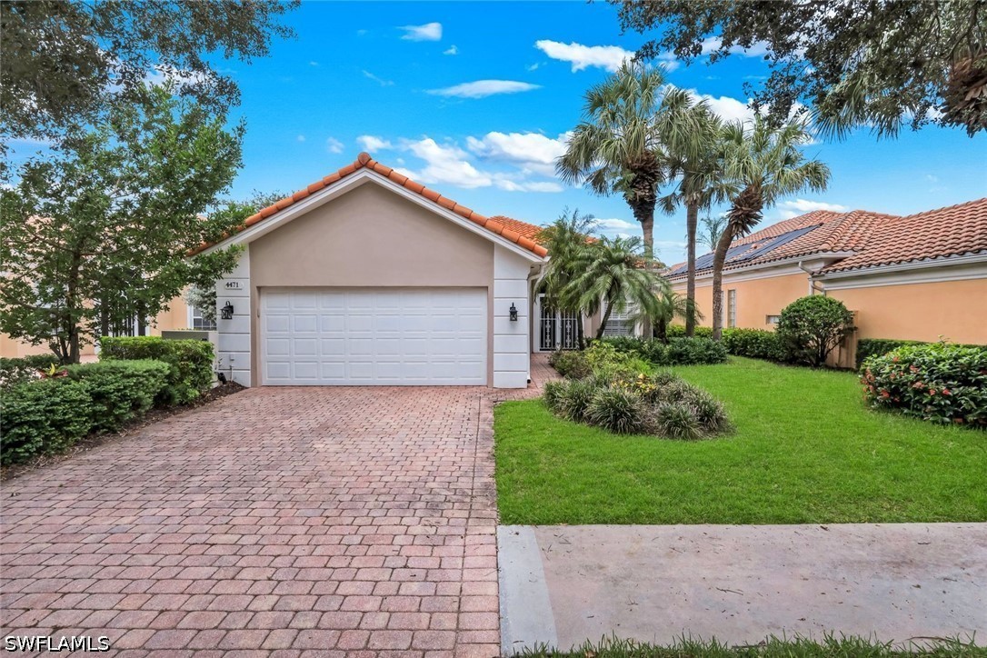 3 Bed Pool Home for Sale in Island Walk, photo 2