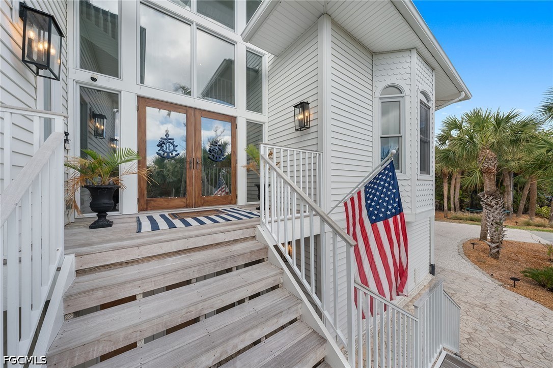 6 Bed Pool Home for Sale in Anchors Aweigh, photo 2