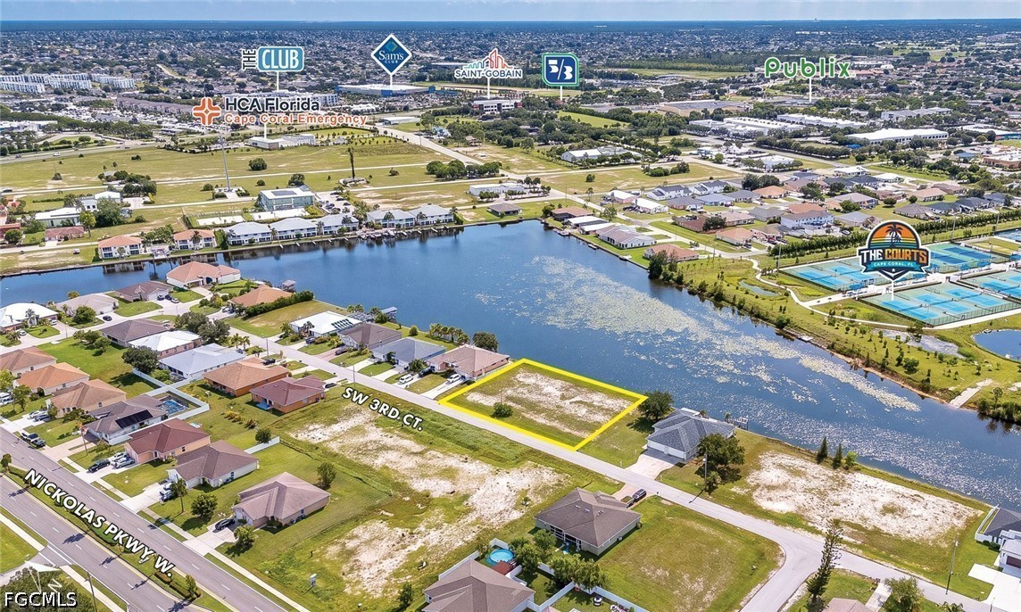 Waterfront Home for Sale in Cape Coral, photo 2
