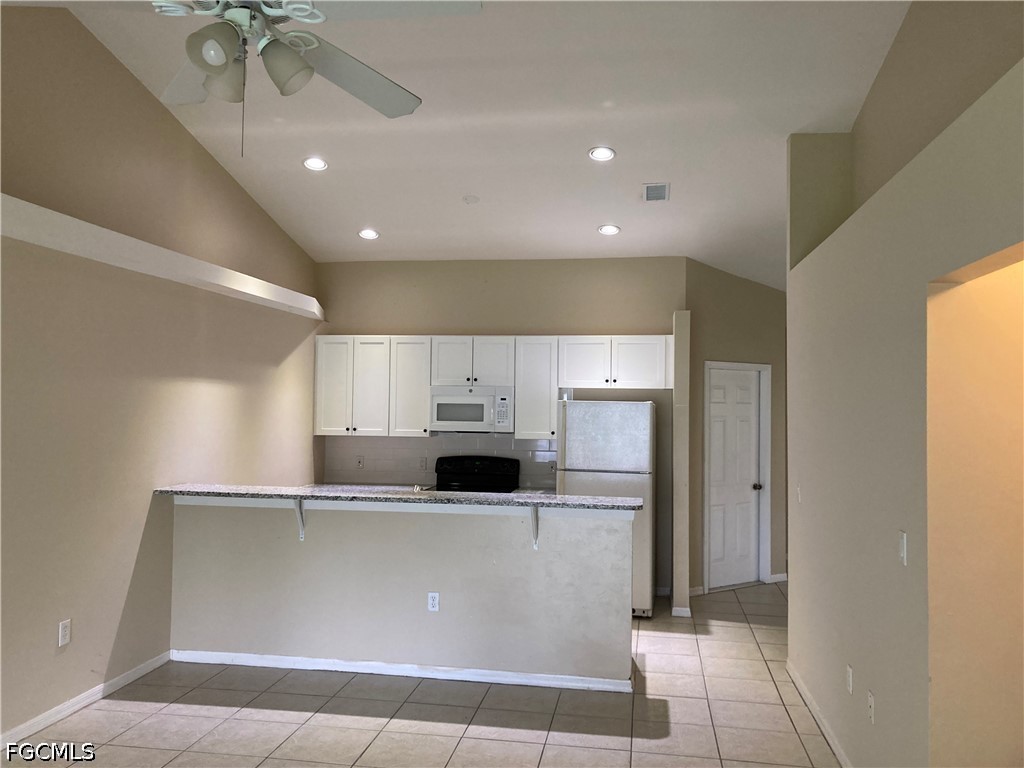 3 Bed Duplex for Sale in Cape Coral, photo 2