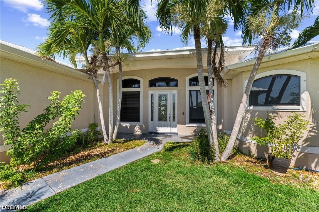 3 Bed SingleFamilyResidence for Sale in Cape Coral, photo 2