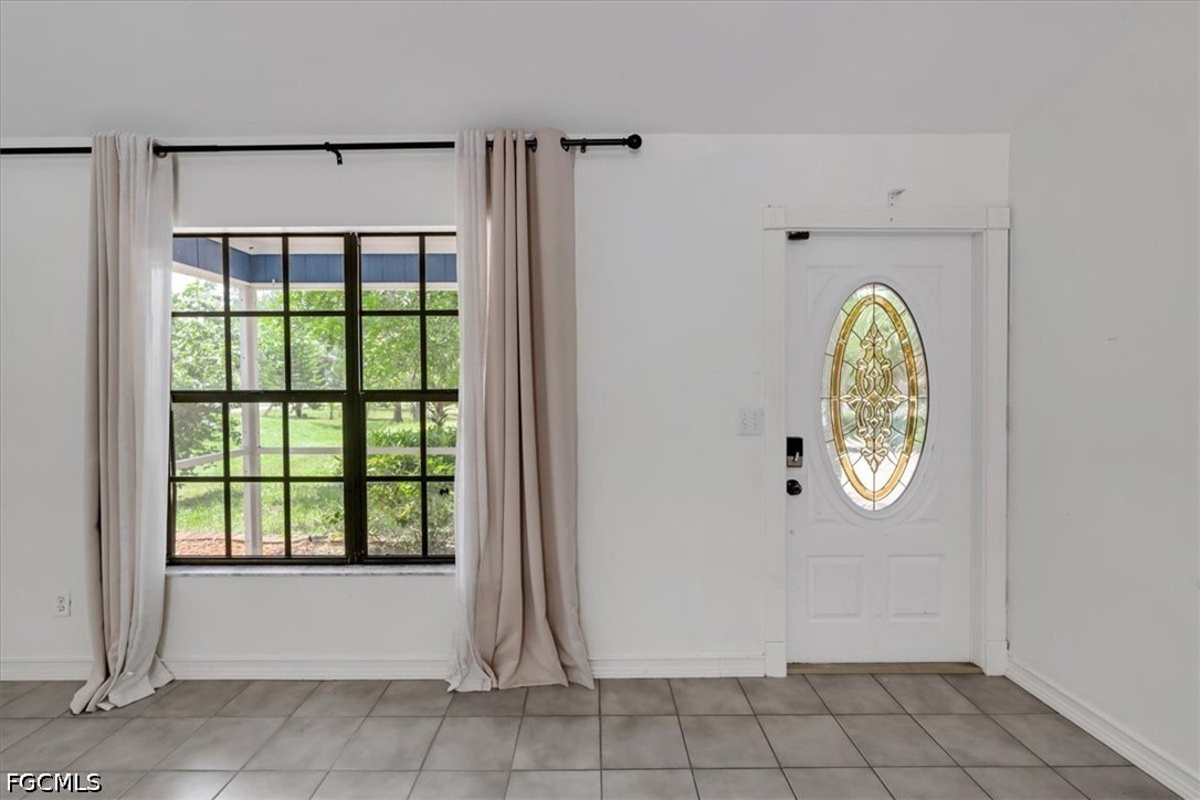 3 Bed Pool Home for Sale in Naples, photo 2