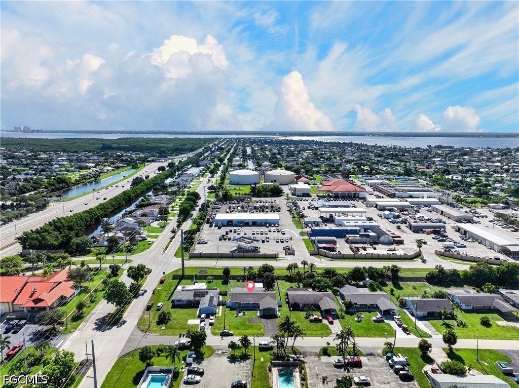 3 Bed Duplex for Sale in Cape Coral, photo 2