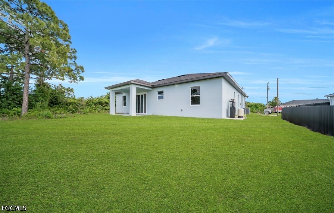 4 Bed SingleFamilyResidence for Sale in Lehigh Acres, photo 2