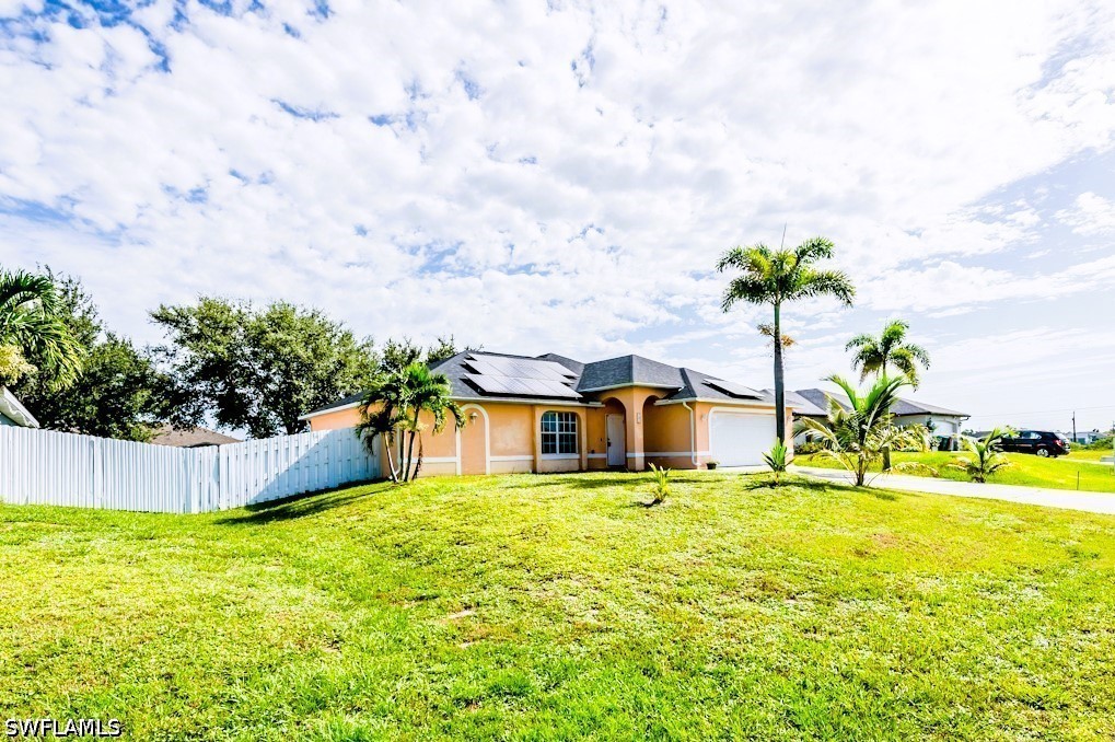 4 Bed SingleFamilyResidence for Sale in Cape Coral, photo 2