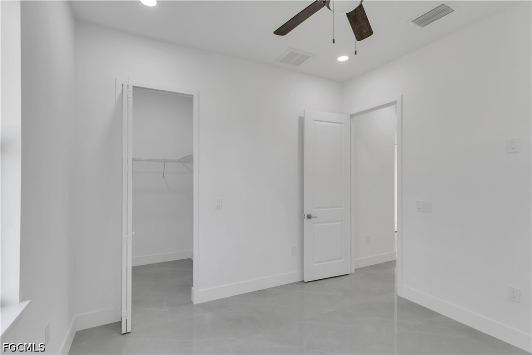 4 Bed SingleFamilyResidence for Sale in Lehigh Acres, photo 2