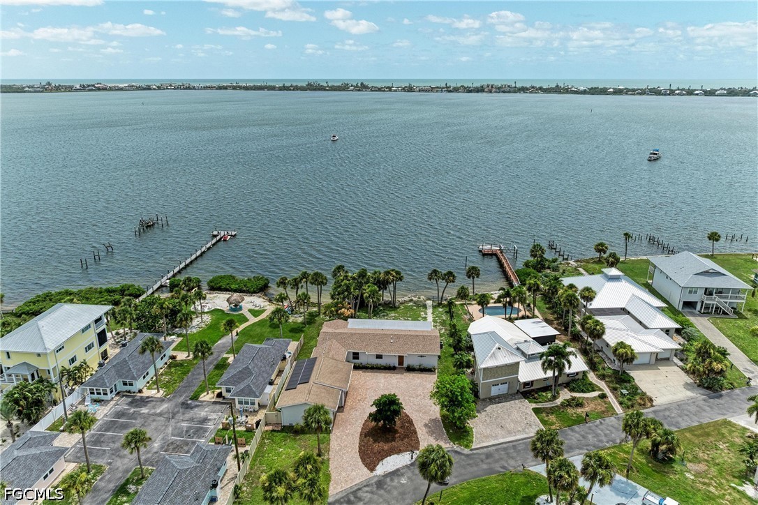3 Bed Waterfront Home for Sale in Englewood, photo 2
