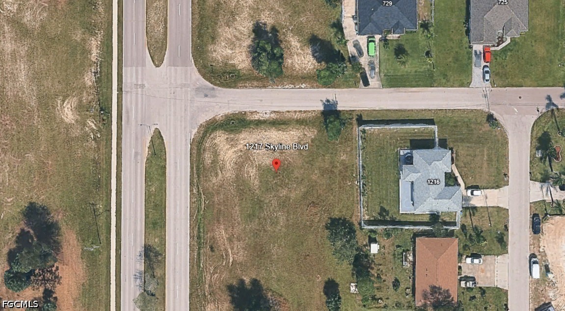Residential for Sale in Cape Coral, photo 2