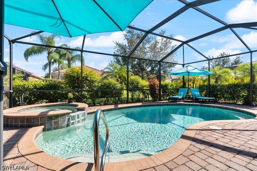 4 Bed Pool Home for Sale in Naples, photo 2