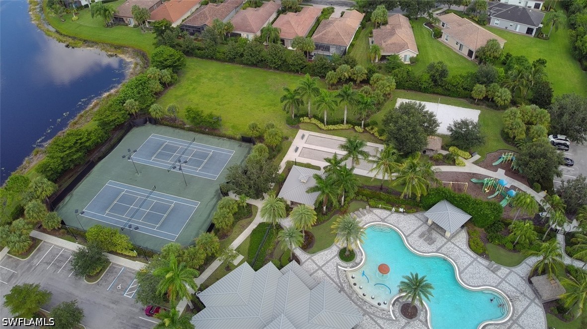 3 Bed Waterfront Home for Sale in Naples, photo 2