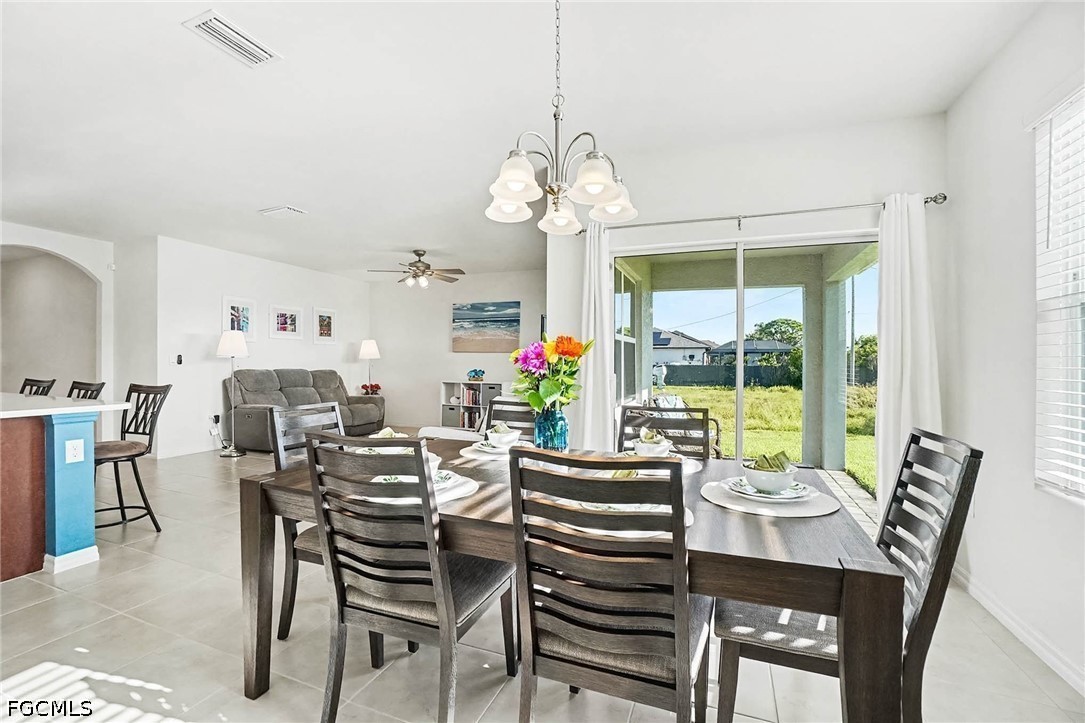 3 Bed SingleFamilyResidence for Sale in Cape Coral, photo 2