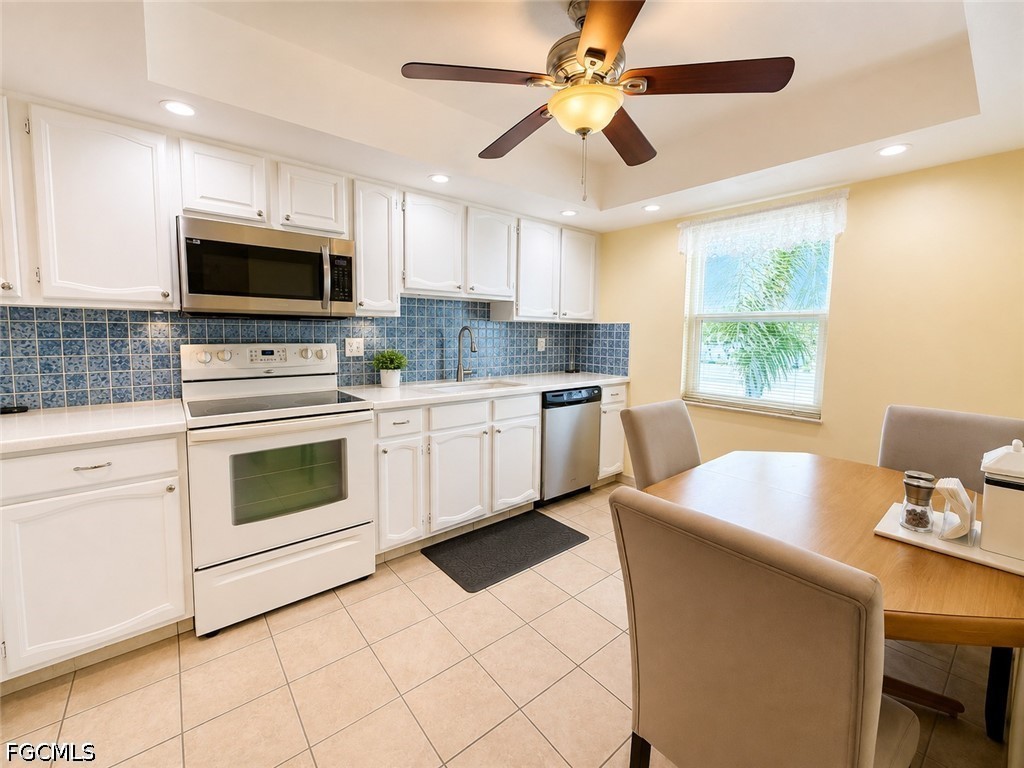 2 Bed Waterfront Home for Sale in Casa Bonita, photo 2