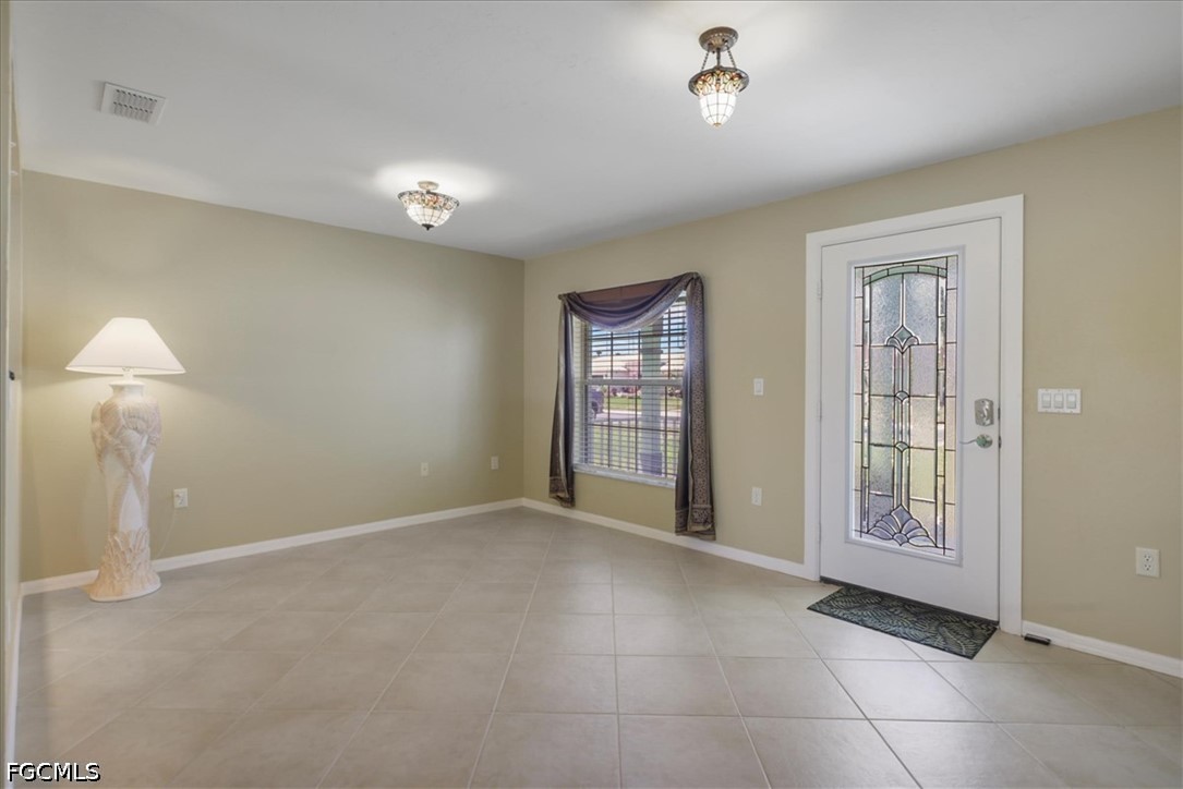 3 Bed SingleFamilyResidence for Sale in Town Lakes, photo 2
