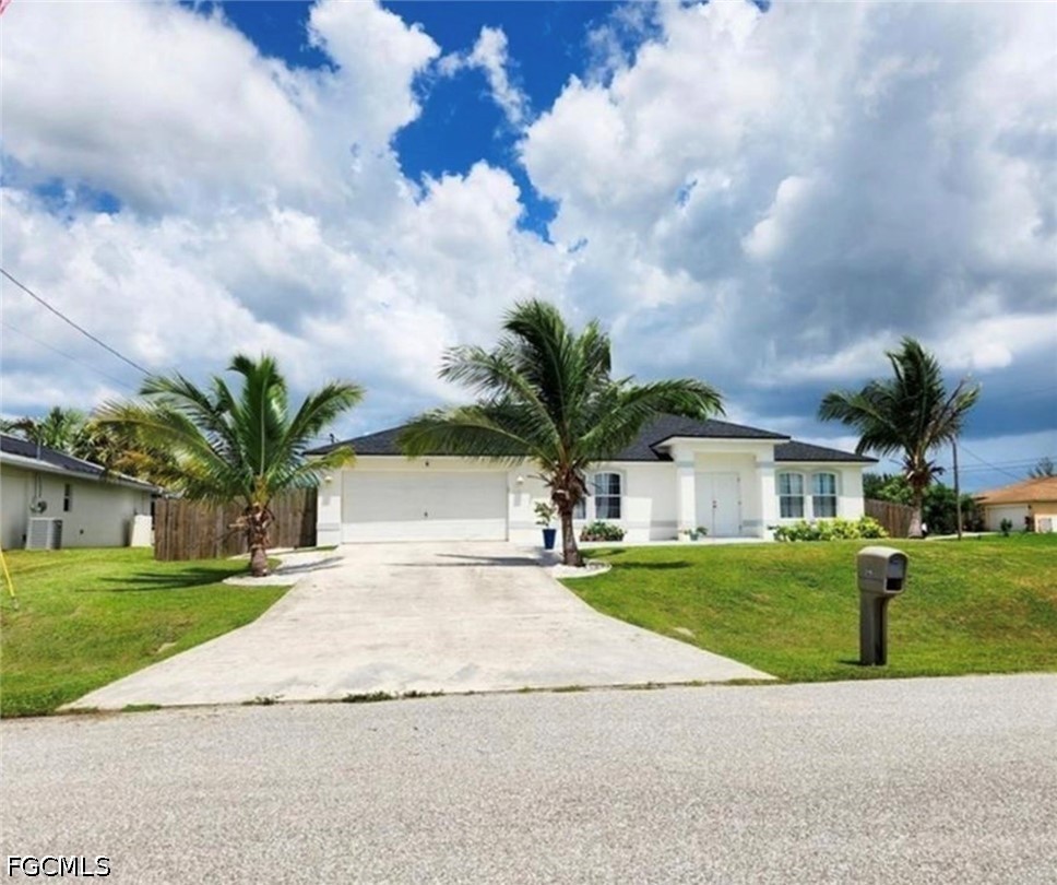 3 Bed SingleFamilyResidence for Sale in Cape Coral, photo 2