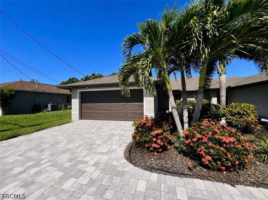 3 Bed Duplex for Sale in Cape Coral, photo 2