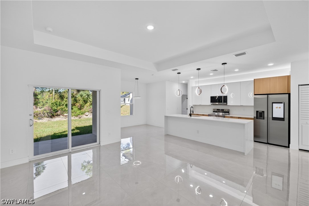 4 Bed SingleFamilyResidence for Sale in Lehigh Acres, photo 2