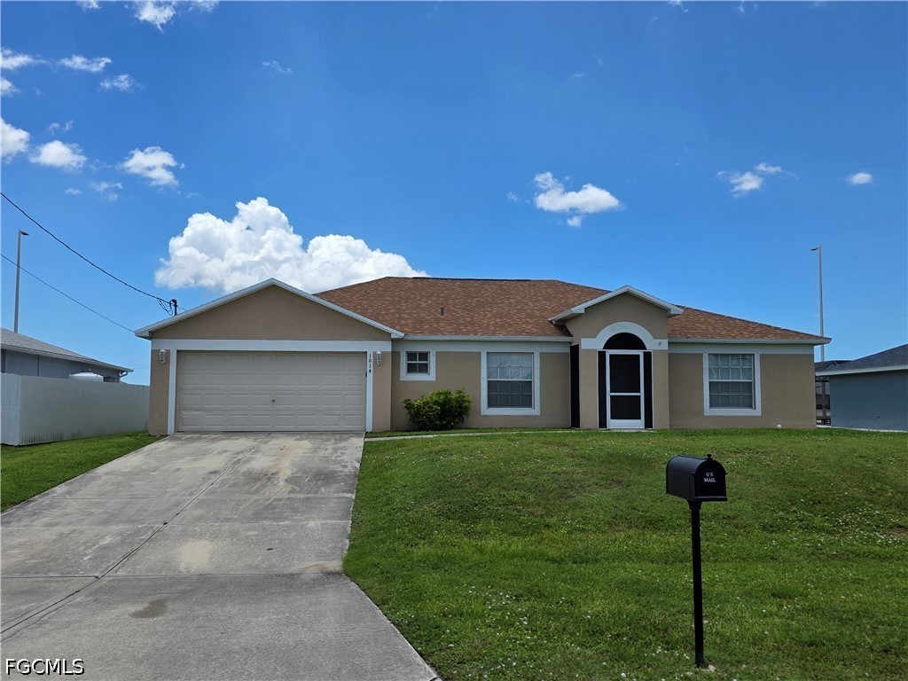 3 Bed SingleFamilyResidence for Sale in Cape Coral, photo 2