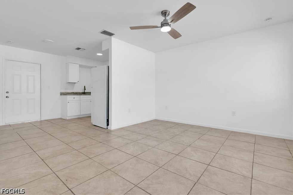 2 Bed Duplex for Sale in Fort Myers, photo 2
