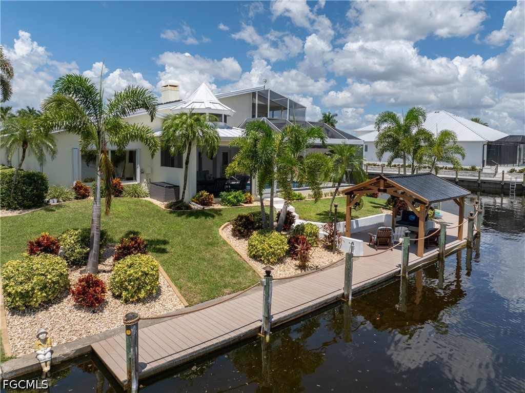 3 Bed Pool Home for Sale in Cape Coral, photo 2