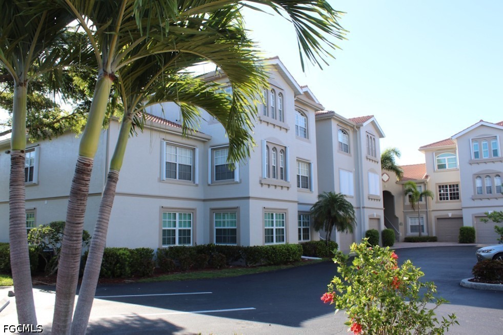 1 Bed Condominium for Sale in Fort Myers, photo 2