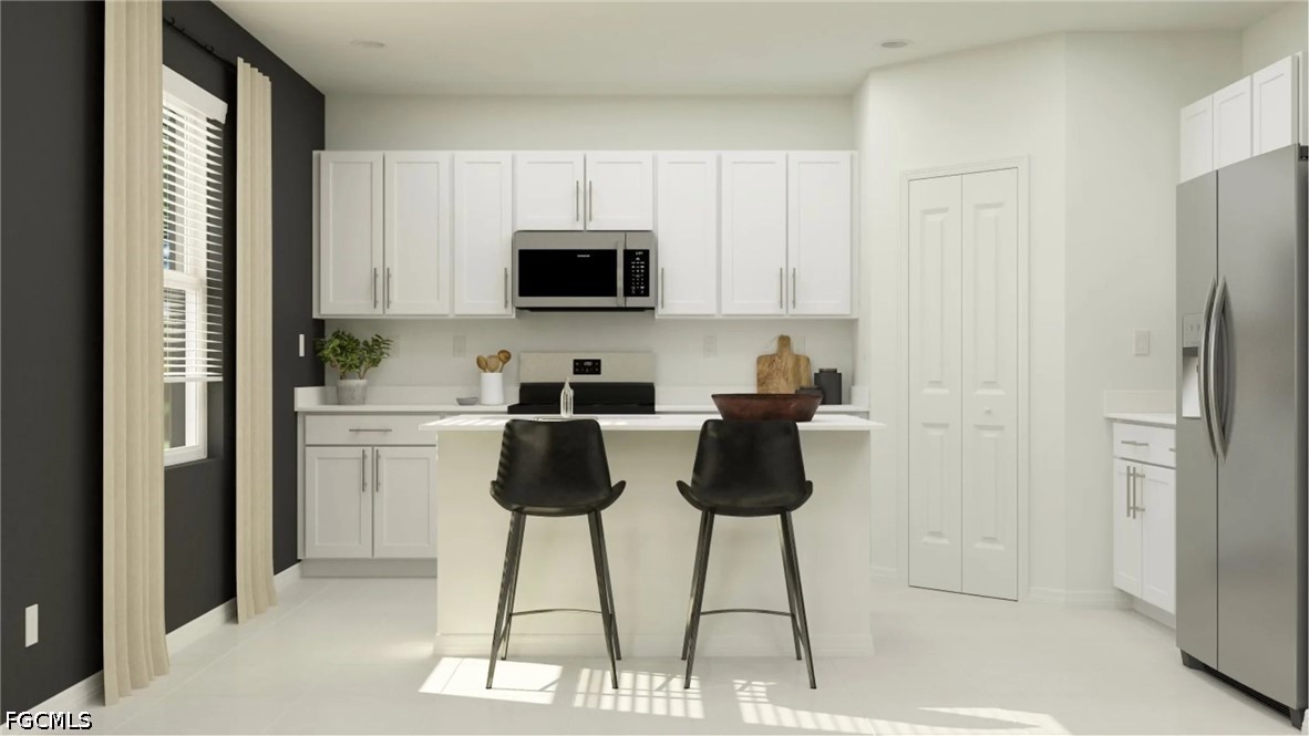 5 Bed SingleFamilyResidence for Sale in Mirror Lakes, photo 2