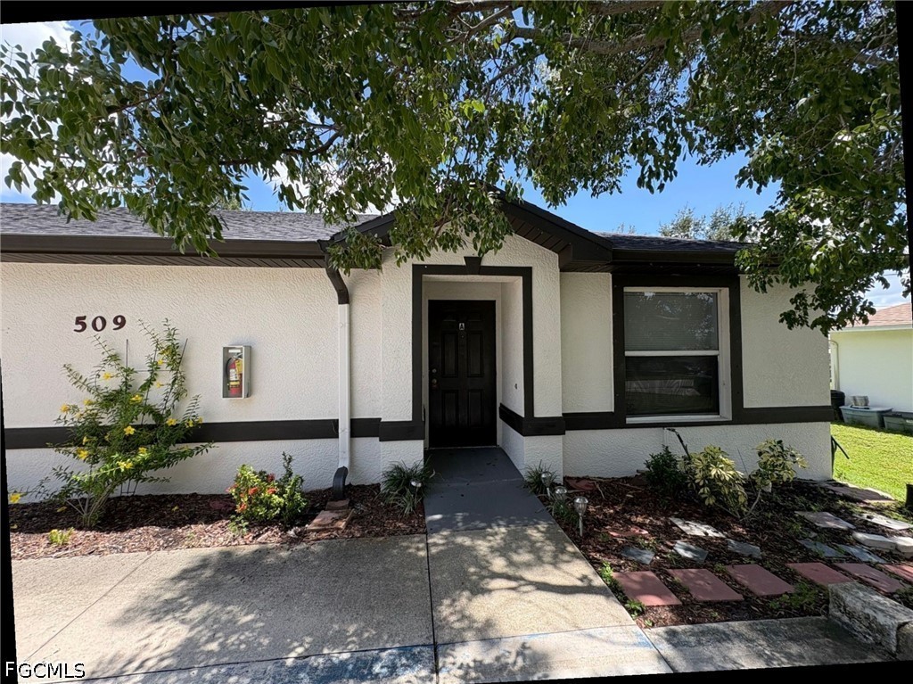 2 Bed Triplex for Sale in Cape Coral, photo 2