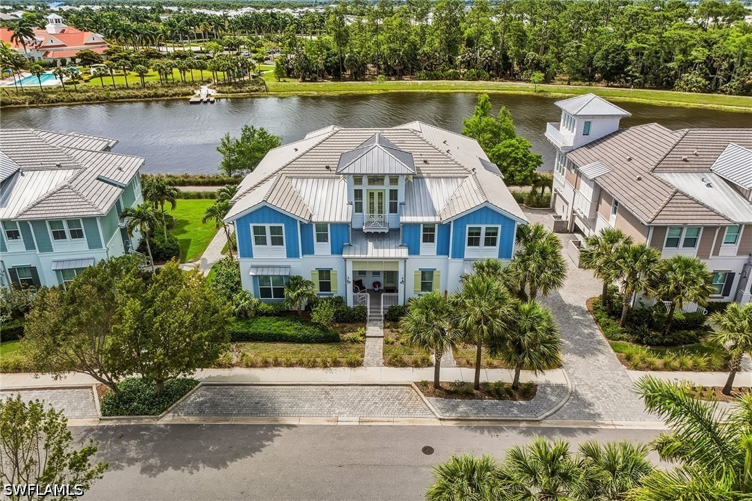 2 Bed Waterfront Home for Sale in Naples, photo 2
