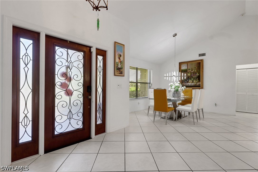 3 Bed Pool Home for Sale in Kings Lake, photo 2