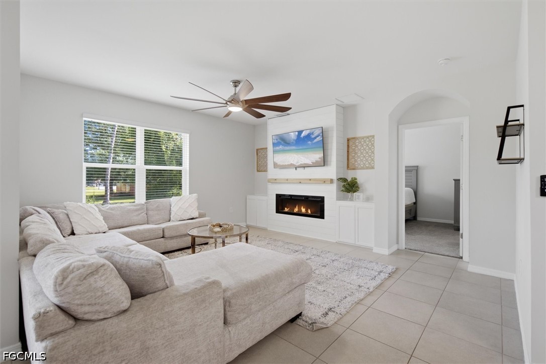 4 Bed SingleFamilyResidence for Sale in San Carlos Park, photo 2
