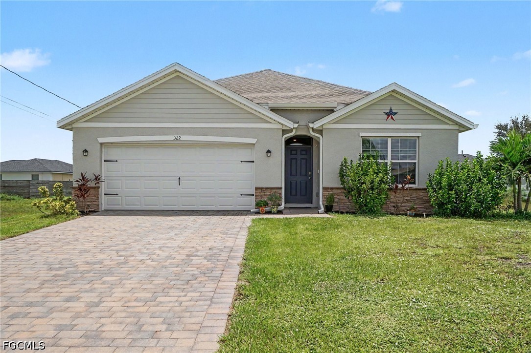 4 Bed SingleFamilyResidence for Sale in Cape Coral, photo 2