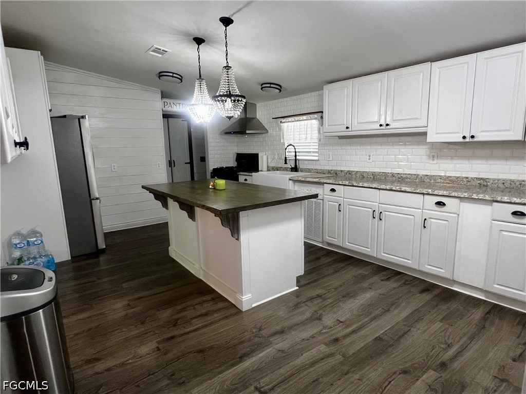 3 Bed ManufacturedHome for Sale in Labelle, photo 2