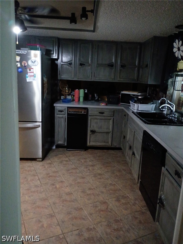 5 Bed Pool Home for Sale in Golden Gate City, photo 2
