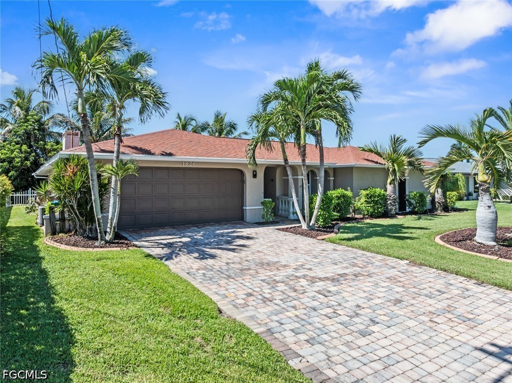 3 Bed Pool Home for Sale in Cape Coral, photo 2