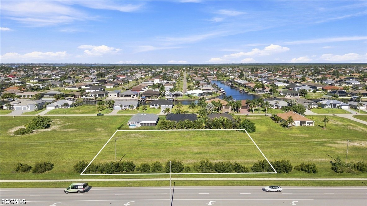 Commercial for Sale in Cape Coral, photo 2