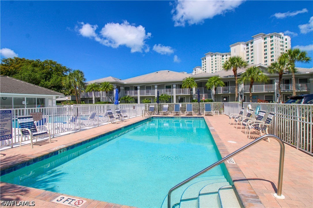 3 Bed Condominium for Sale in Vanderbilt Villas, photo 2