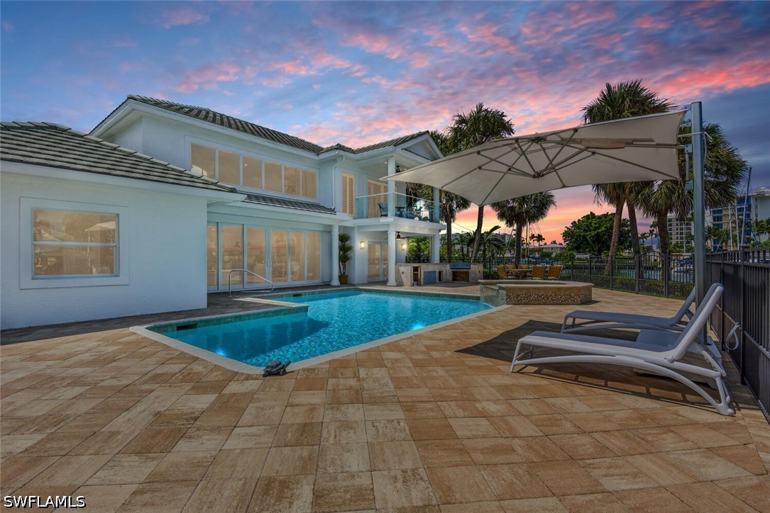 5 Bed Pool Home for Sale in Moorings, photo 2
