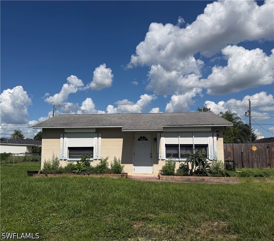 1 Bed SingleFamilyResidence for Sale in Lehigh Acres, photo 2