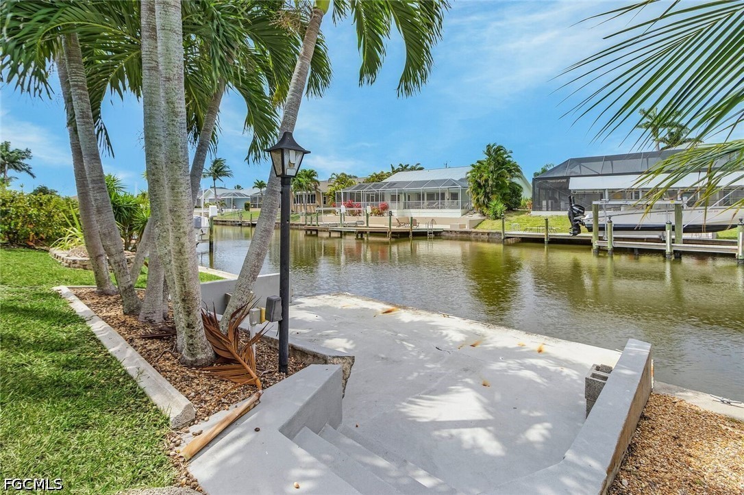 3 Bed Pool Home for Sale in Cape Coral, photo 2