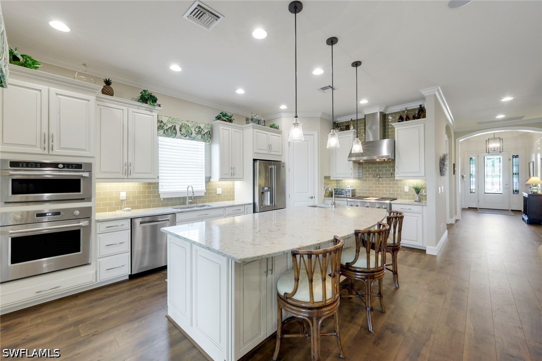 3 Bed Pool Home for Sale in Naples, photo 2