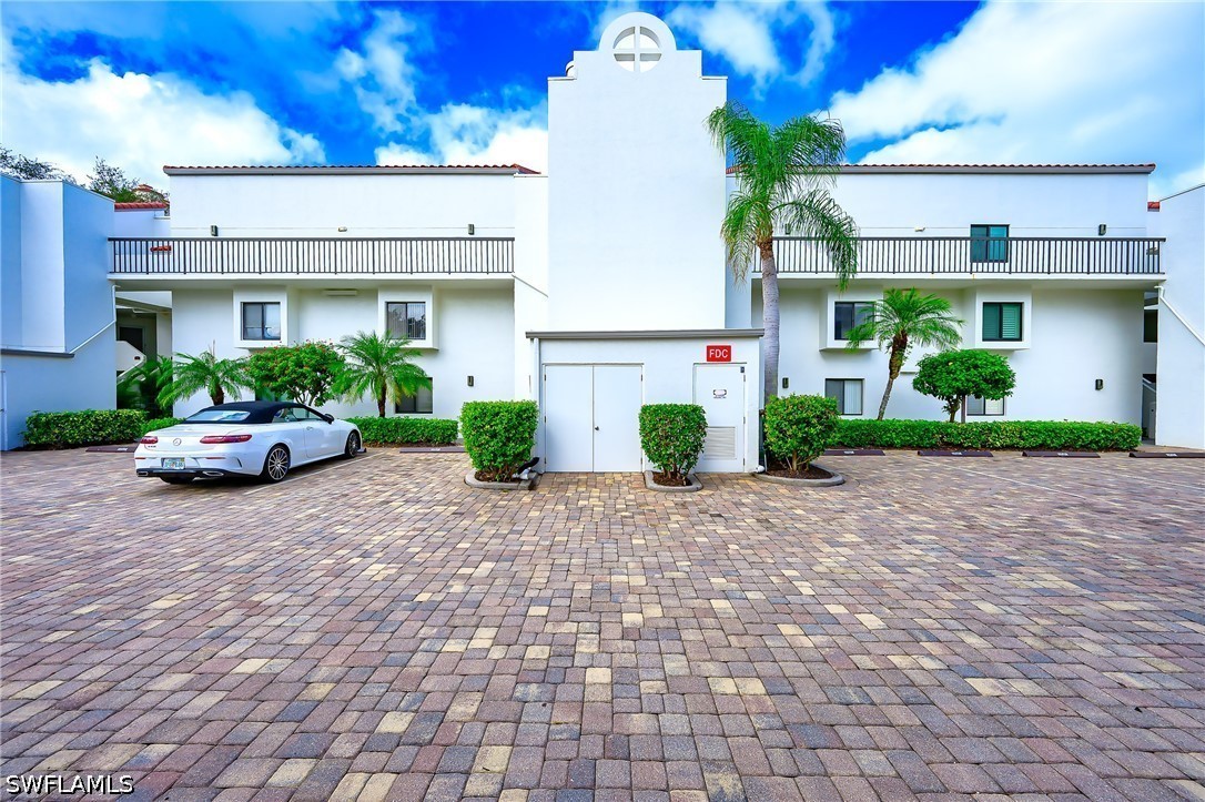 2 Bed Condominium for Sale in Beachwalk Gardens, photo 2