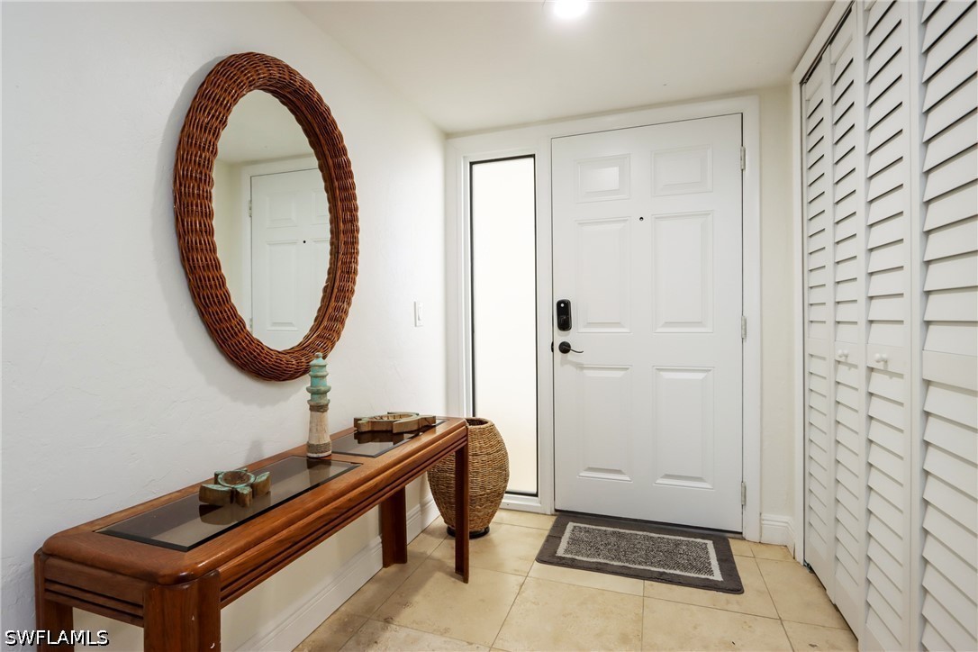 1 Bed Waterfront Home for Sale in Naples, photo 2