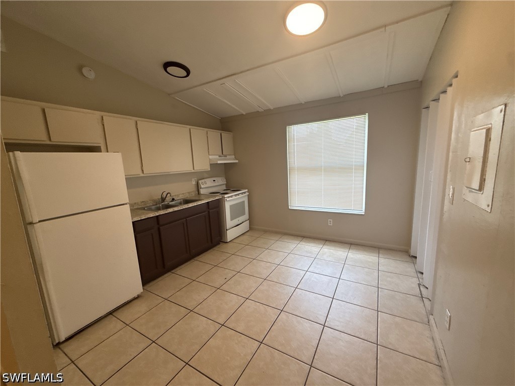 2 Bed Condominium for Sale in Lora Lane I Condo, photo 2