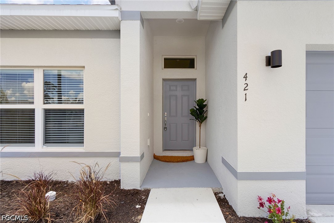 4 Bed SingleFamilyResidence for Sale in Cape Coral, photo 2